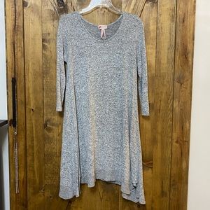 Poof gray dress quarter sleeve